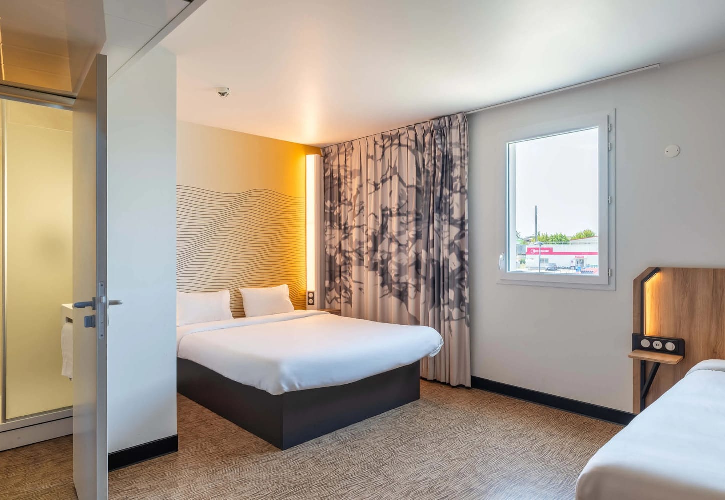 hotel-lyon-eurexpo-chassieu_4575_triple-room_4-23686_0